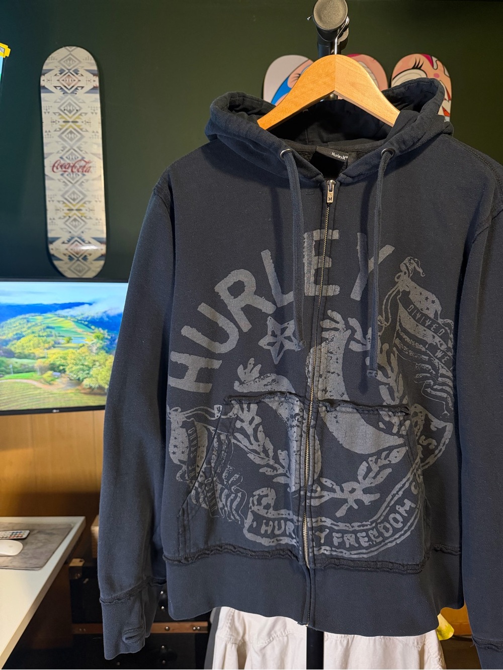 Hurley Freedom Thick Material Men’s Graphic Zip Hoodie